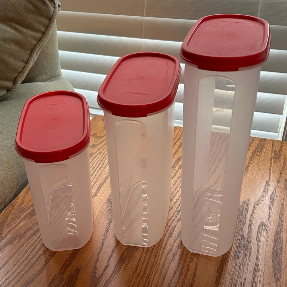 Tupperware Set - Picture 7 of 7